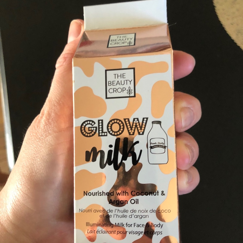 🆕Highlighter - The Beauty Crop Glow Milk